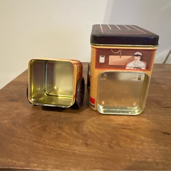 Coca Cola Delivery Truck Shaped Vintage 1995 Collector Tin Storage Box 4H 7.5L - Picture 9 of 10